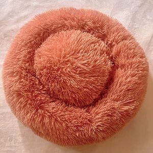 Shag pet bed
